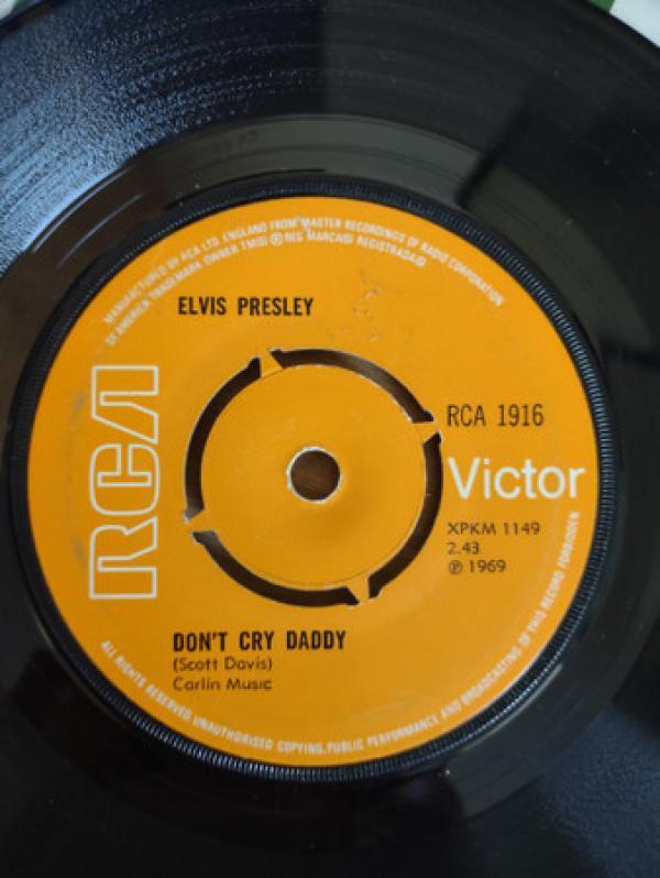 Elvis Presley - Don't Cry Daddy