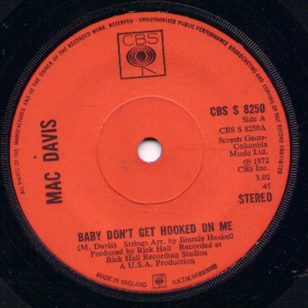 Mac Davis - Baby Don't Get Hooked On Me